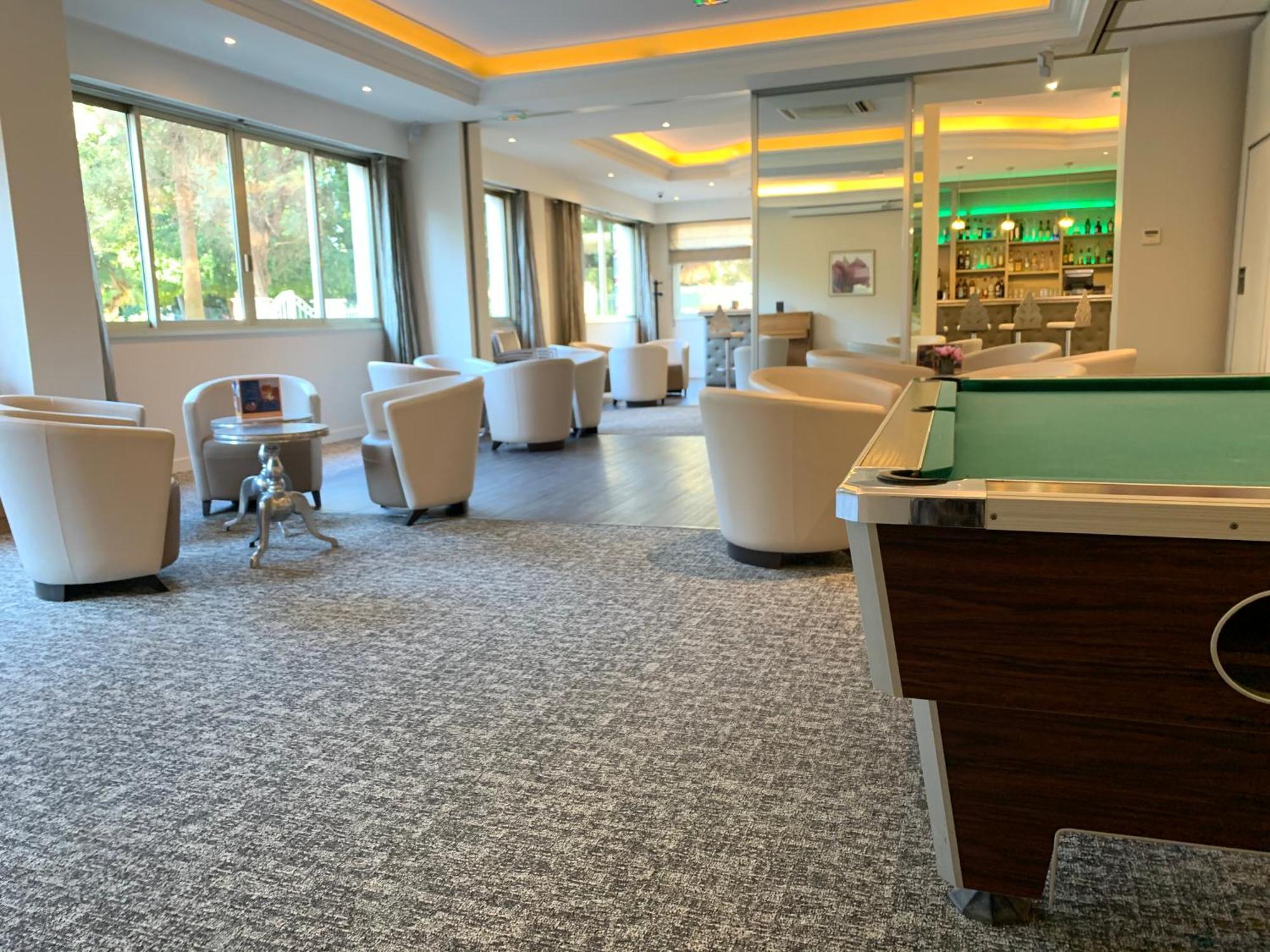 Aparthotel The Originals Residence, Les Strelitzias 3*
