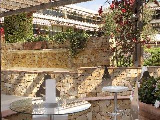 Aparthotel The Originals Residence, Les Strelitzias 3*